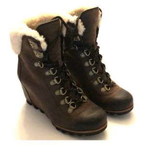 Sorel Conquest Brown and Shearling Size 6